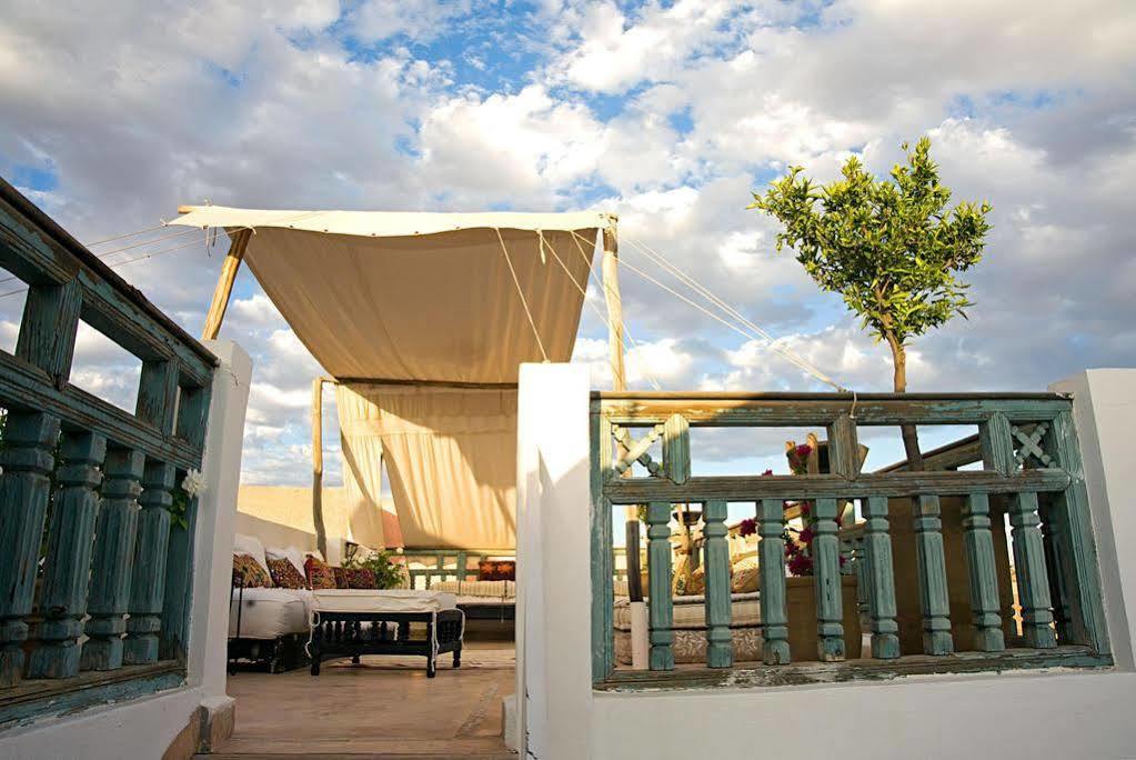 Riad Le J Marrakesh Bagian luar foto
